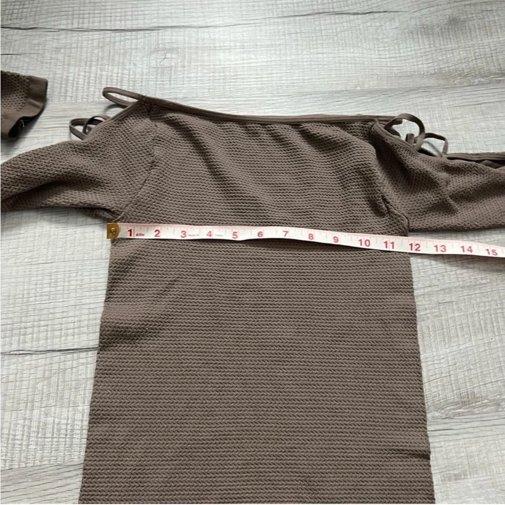 FREE PEOPLE Intimately Cold Shoulder Long Sleeve Top Stretch Nutmeg Tan